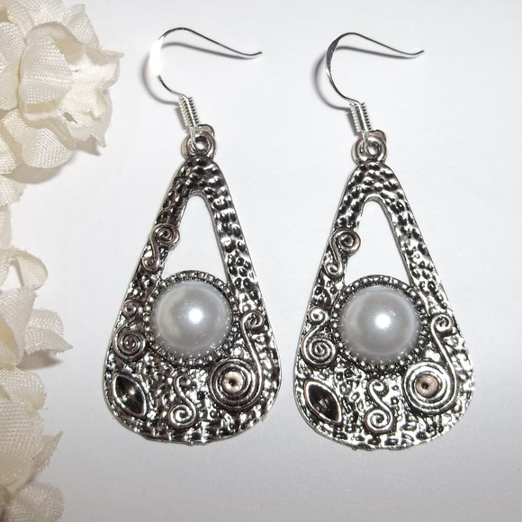 Dark Silver & White Pearl Statement Earrings Dangle Drop Costume Jewelry 1910 - Picture 5 of 8